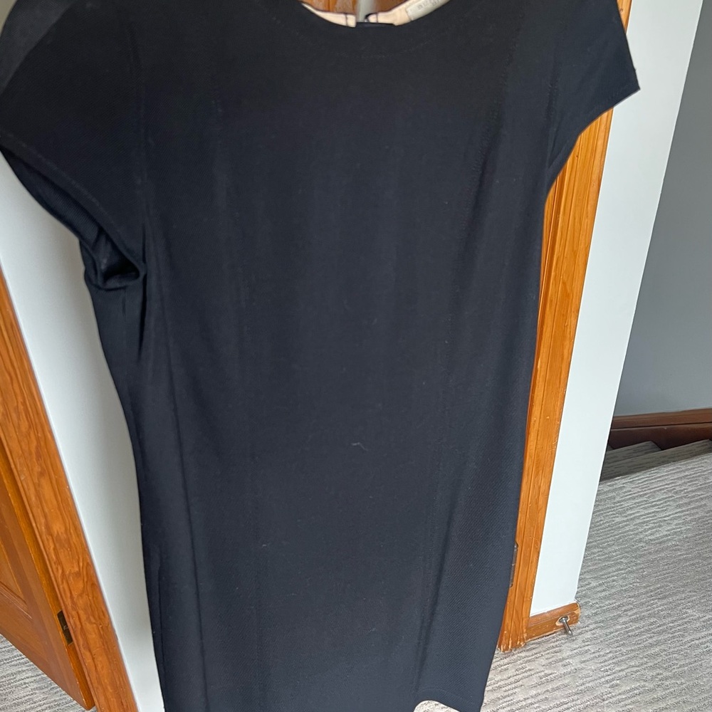 Burberry Elegant Black Dress